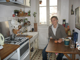 Rodolphe dans son studio &agrave; Paris